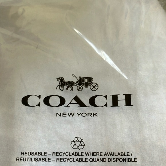 Coach: Tan Slim Credit Card Holder with Pink Lips- Wallet - Picture 2 of 16